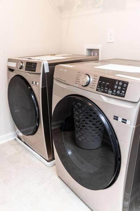 New Spacious 3 Bedroom Suite Garage Parking Free Wi-Fi Office Space And Patio View Duluth Exterior foto