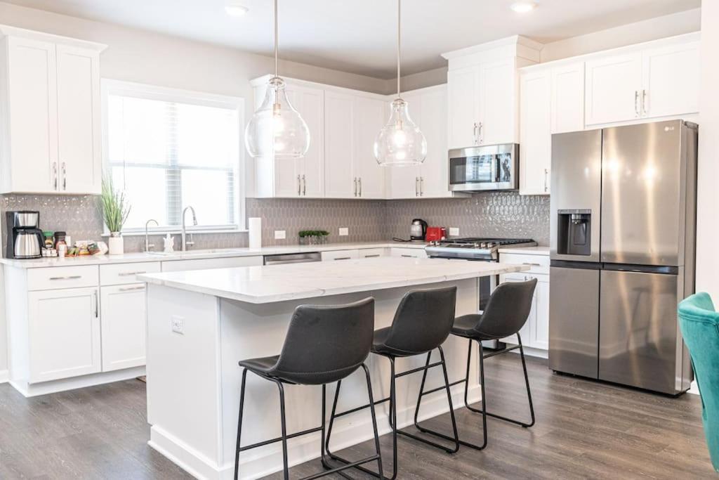 New Spacious 3 Bedroom Suite Garage Parking Free Wi-Fi Office Space And Patio View Duluth Exterior foto