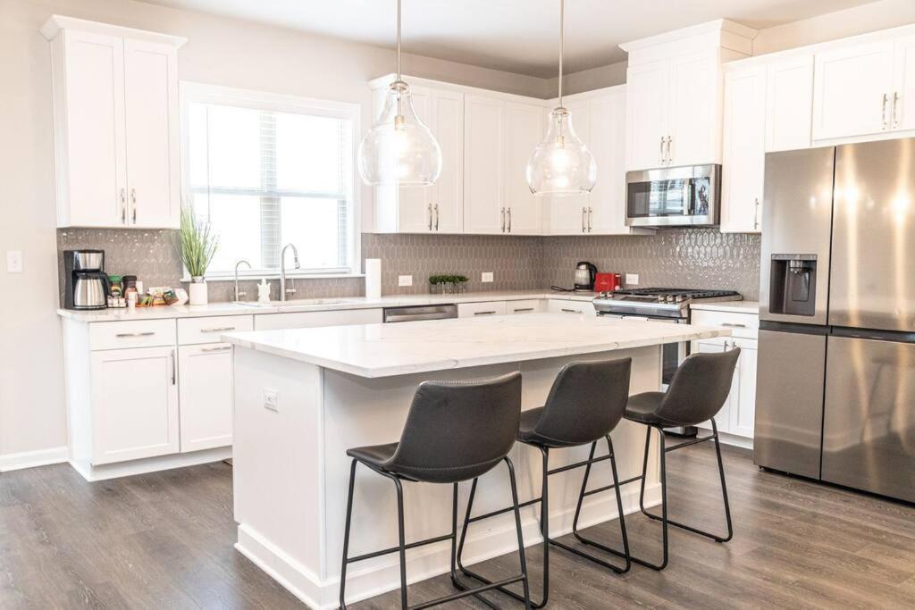 New Spacious 3 Bedroom Suite Garage Parking Free Wi-Fi Office Space And Patio View Duluth Exterior foto
